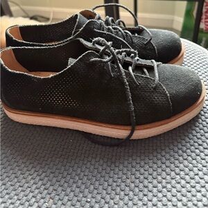 Kork-Ease Perforated Oxford/Sneaker; size 8.5, fits like a 9 - too big for me!